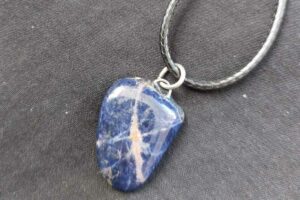 Ketting met hanger van lapis lazuli