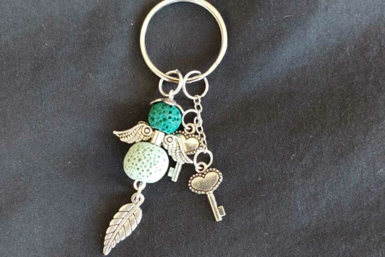 Engel sleutelhanger van lavasteen